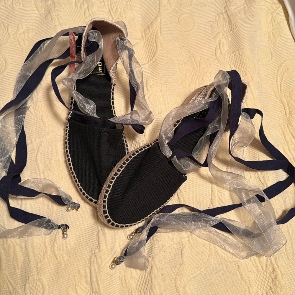 Women’s Black Espadrille Lace-Up Flats